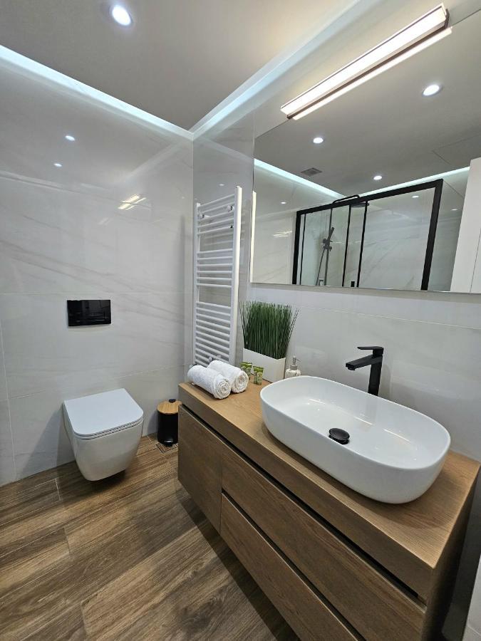 Modern Garden View Apt In Voula, Athens - Luxe Eksteriør bilde